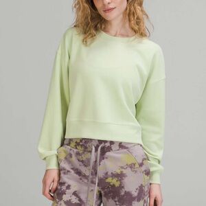 Lululemon Perfectly Oversized Cropped Crew *Softstreme
in Creamy Mint Size 16